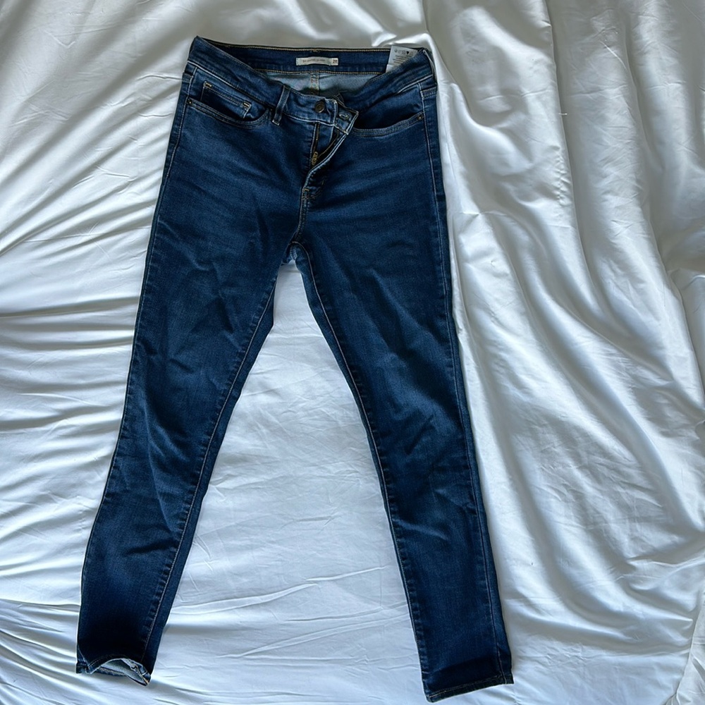 Levi 311 shaping skinny
